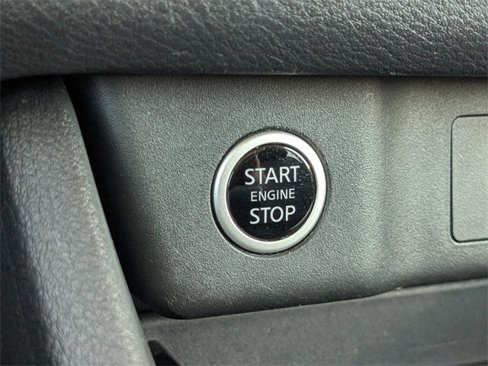 Used 2023 Nissan Rogue S image 25
