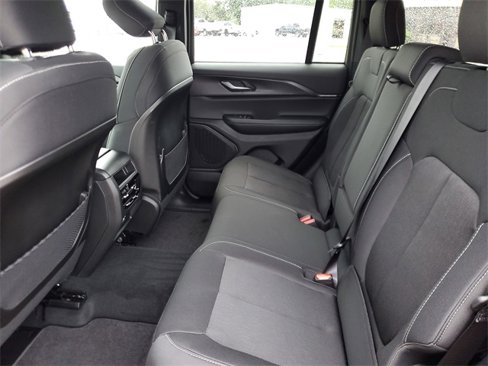 New 2025 Jeep Grand Cherokee Laredo X image 9