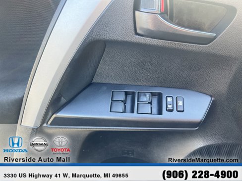 Used 2018 Toyota RAV4 LE image 23