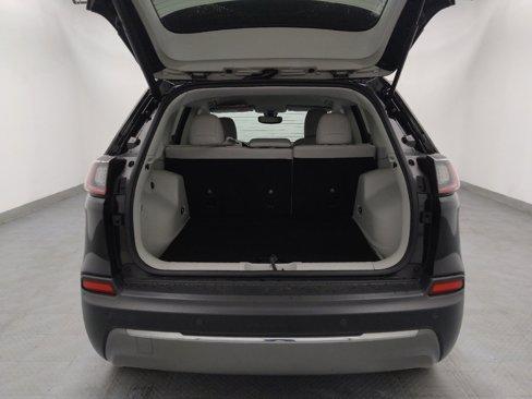 Used 2019 Jeep Cherokee Limited image 29