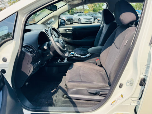 Used 2016 Nissan Leaf SV image 15