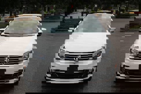 Used 2013 Volkswagen Eos Lux image 2