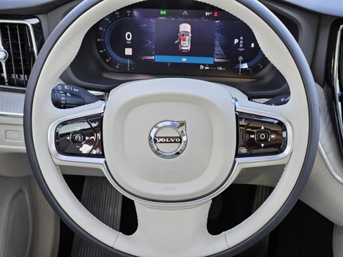 New 2025 Volvo XC60 B5 Plus w/ Protection Package Premier image 34