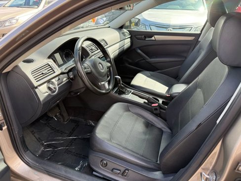 Used 2015 Volkswagen Passat 1.8T S image 8