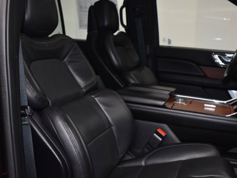 Used 2020 Lincoln Navigator Reserve w/ Luxury Package image 8