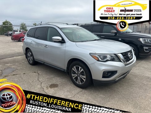 Used 2017 Nissan Pathfinder SL image 1