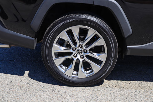 Used 2021 Toyota RAV4 XLE Premium image 11