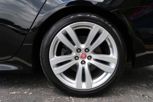 Used 2017 Jaguar XJ R-Sport image 53
