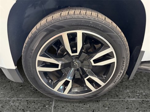 Used 2018 Chevrolet Suburban LT image 11