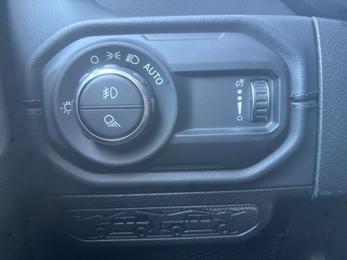 New 2025 Jeep Gladiator Sport image 21