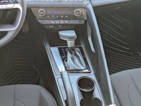 Used 2024 Hyundai Elantra SEL image 20