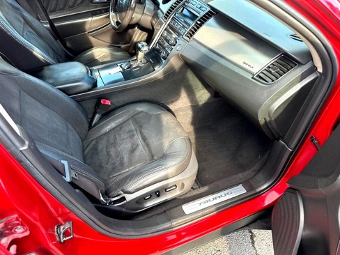 Used 2010 Ford Taurus SHO image 25