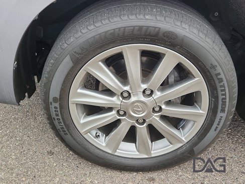 Used 2011 Lexus LX 570 4WD w/ Luxury Pkg image 11
