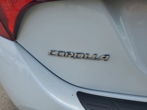 Used 2019 Toyota Corolla LE image 7