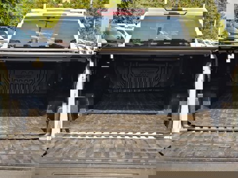 Certified 2022 GMC Sierra 1500 SLE image 8