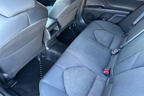 Used 2020 Toyota Camry LE image 12