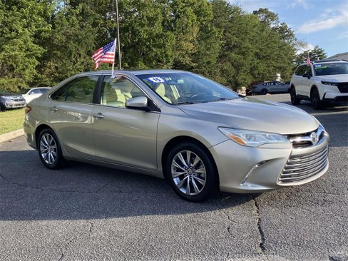 Used 2015 Toyota Camry image 6