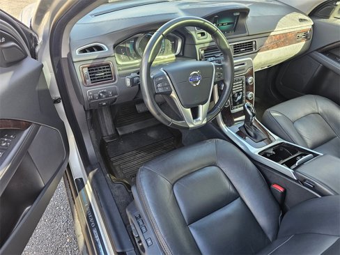 Used 2016 Volvo XC70 T5 Premier w/ Proximity Package image 15