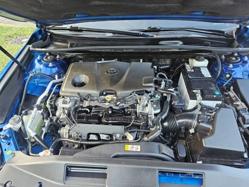 Used 2019 Toyota Camry L image 9