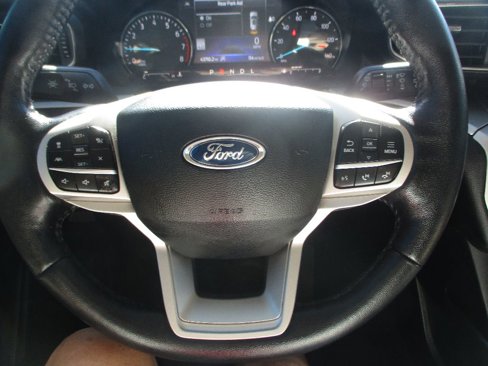 Used 2021 Ford Explorer XLT w/ Equipment Group 202A image 12