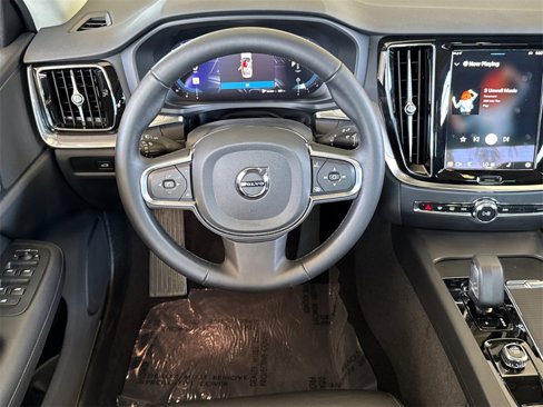 Certified 2025 Volvo S60 B5 Core image 13