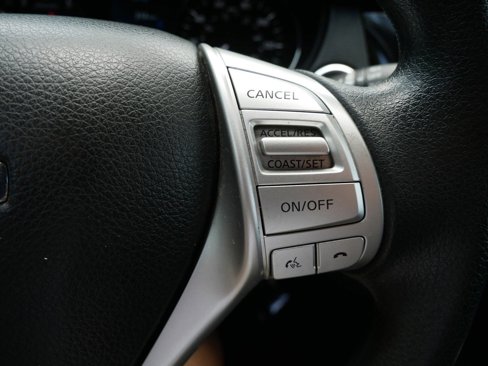 Used 2015 Nissan Rogue SV image 25