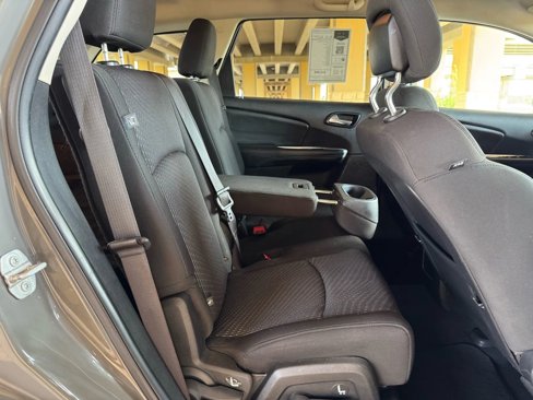 Used 2020 Dodge Journey SE w/ SE Popular Equipment Group image 23