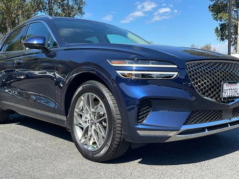 Used 2025 Genesis GV70 2.5T w/ Select Package image 5