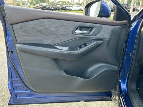 Used 2023 Nissan Rogue SV image 35