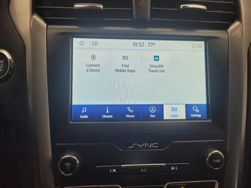 Used 2020 Ford Fusion SE image 25