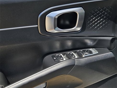 Used 2022 Kia Sorento LX image 19