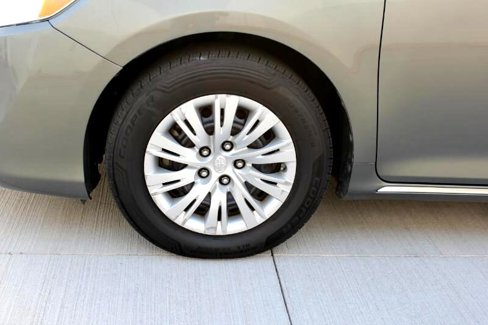 Used 2014 Toyota Camry LE image 32