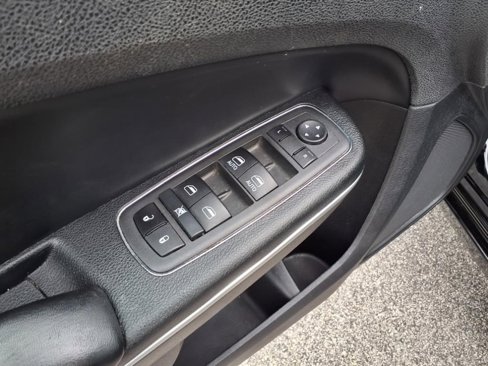 Used 2022 Chrysler 300 Touring image 27