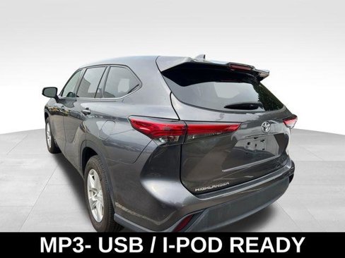 Used 2021 Toyota Highlander L image 4