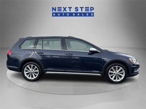 Used 2017 Volkswagen Golf Alltrack SE image 9