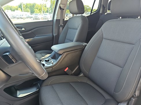 Used 2023 GMC Acadia SLE w/ Driver Convenience Package image 17