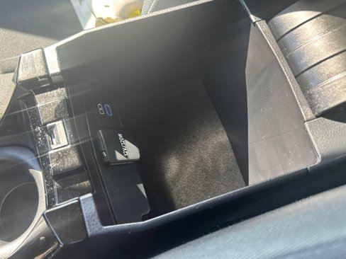 Used 2022 Toyota Corolla LE image 25