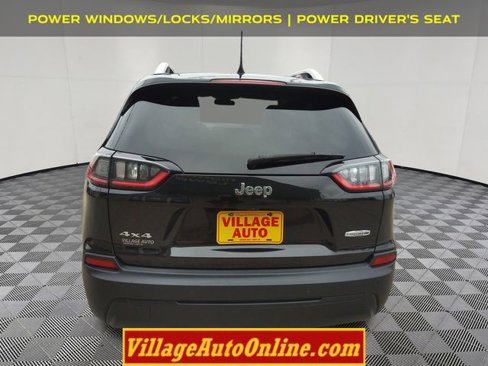 Used 2019 Jeep Cherokee Latitude Plus w/ Cold Weather Group image 3