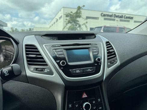 Used 2015 Hyundai Elantra SE w/ Option Group 03 image 15