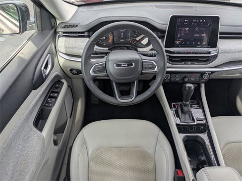 Used 2022 Jeep Compass Latitude image 16
