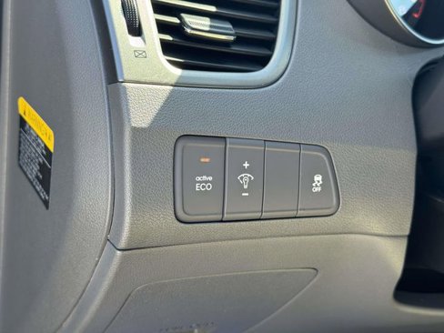 Used 2013 Hyundai Elantra GLS image 30