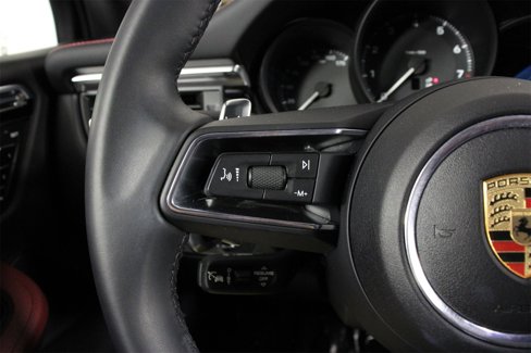 Certified 2025 Porsche Macan image 14