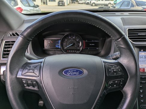 Used 2019 Ford Explorer Limited w/ Class III Trailer Tow Package image 22