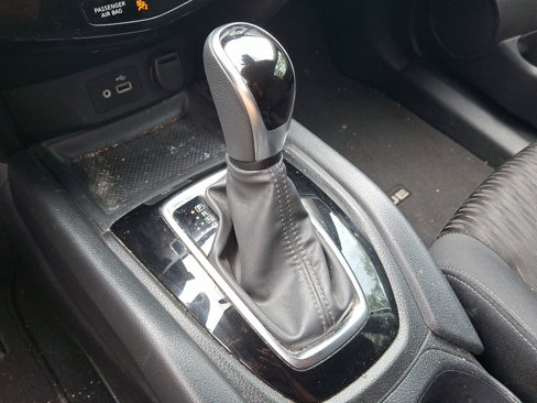 Used 2020 Nissan Rogue S w/ Special Edition Package image 30