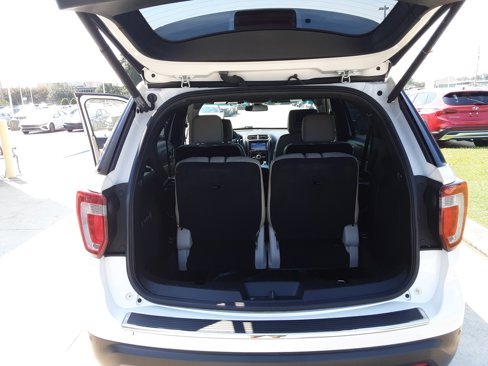 Used 2018 Ford Explorer Limited w/ Equipment Group 301A image 12
