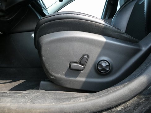 Used 2019 Jeep Cherokee Latitude Plus image 8