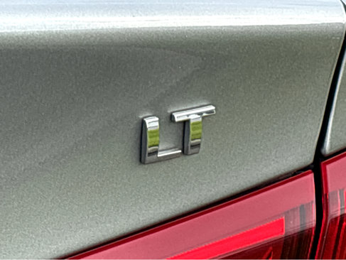 Used 2023 Chevrolet Malibu LT image 19