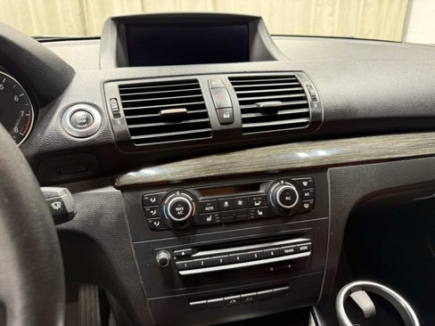 Used 2013 BMW 135i Convertible image 17