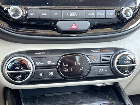 Used 2025 Kia Soul EX image 19