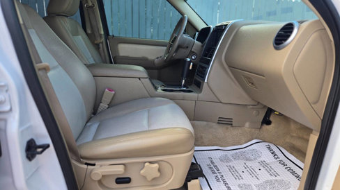 Used 2010 Mercury Mountaineer Premier image 25